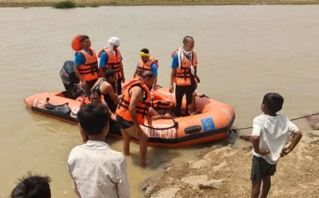 मानसून से पहले बांदा में मेगा मॉक ड्रिल, केन नदी में बाढ़-बचाव अभियान का किया गया अभ्यास