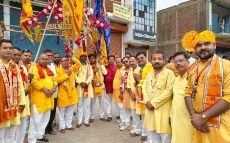 बांदा में निकली खाटूश्याम जी की भव्य पैदल शोभायात्रा, 'हारे के सहारे खाटूश्याम हमारे' के जयकारों से गूंजा शहर