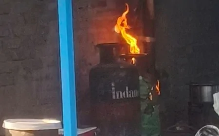 रसोई में गैस रिसाव से लगी आग, झुलसी महिला की इलाज के दौरान मौत
