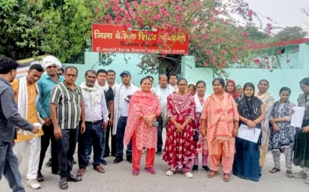 नवीनीकरण आदेश के विरोध में सड़कों पर उतरे परिषदीय विद्यालयों के अनुदेशक