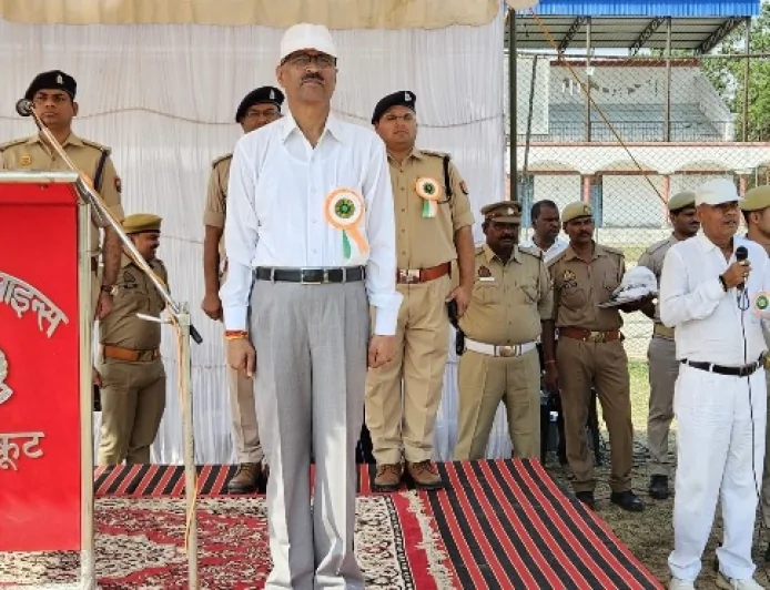 अंतर्जनपदीय वार्षिक फुटबॉल प्रतियोगिता का एसपी ने किया शुभारंभ