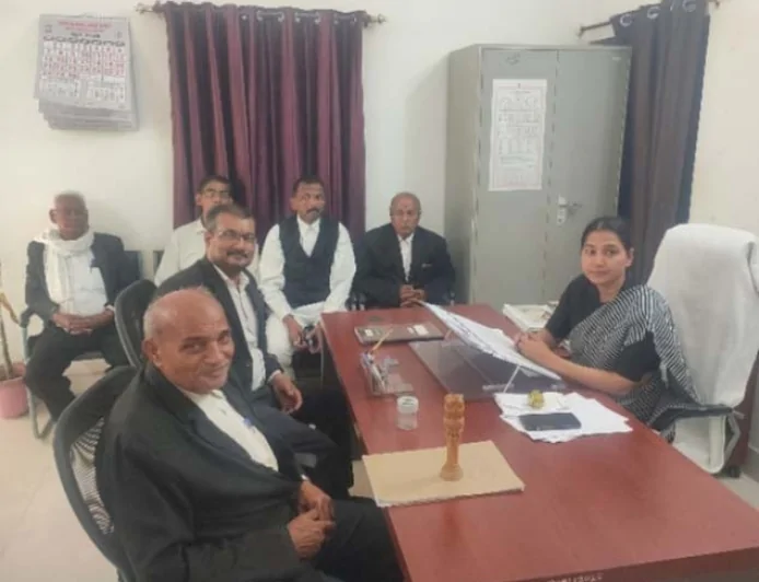 मध्यस्थता अभियान एवं विशेष लोक अदालत को लेकर हुई बैठक