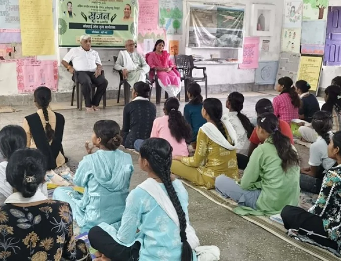 प्रशिक्षण की प्रगति देखकर भावविभोर हो उठे संस्थान के निदेशक