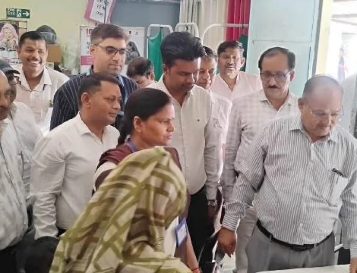 बच्चों को विटामिन ए खुराक पिला संपूरण अभियान का सीएमओ ने किया शुभारंभ