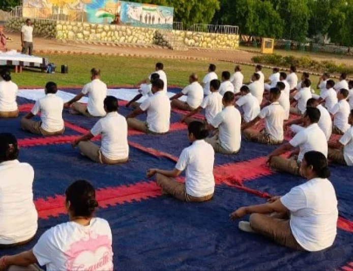 पुलिस कर्मियों ने योग सप्ताह के दौरान किया योगाभ्यास