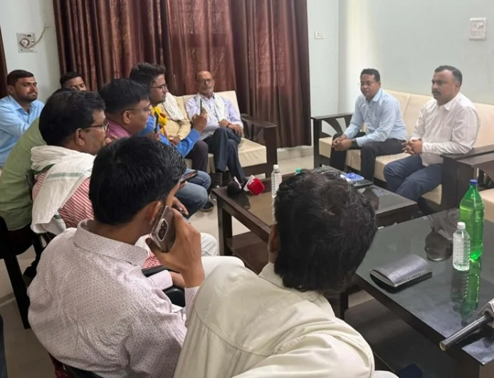 पीसीआई सदस्य ने बैठक कर पत्रकारों की जानी समस्याएं