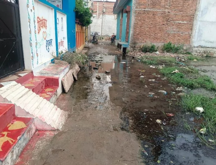 जल भराव की भीषण समस्या से जनता हलाकान
