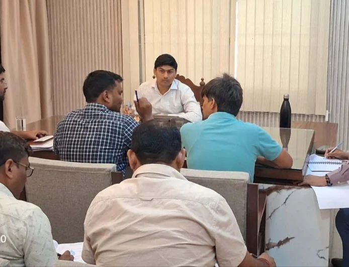 एडीएम नमामि गंगे ने की रेट्रोफिटिंग पेयजल योजनाओं की समीक्षा