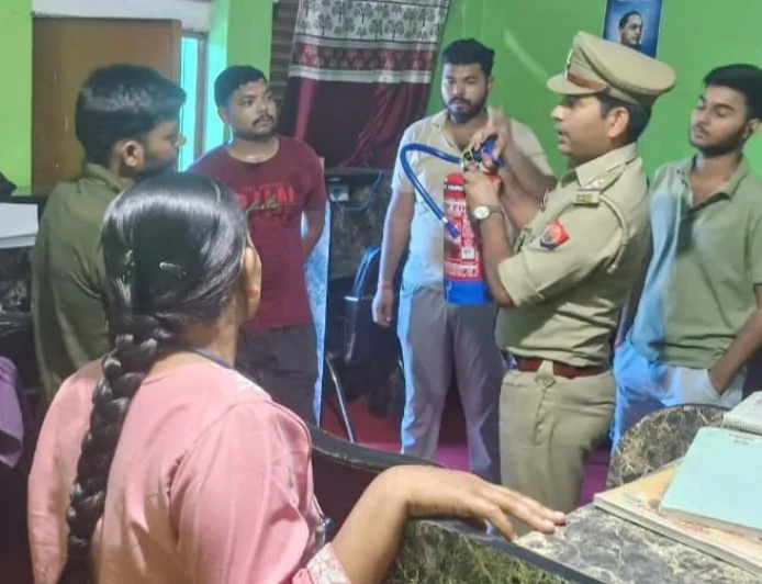 कोचिंग सेंटरों में अग्नि सुरक्षा के मानको का किया निरीक्षण