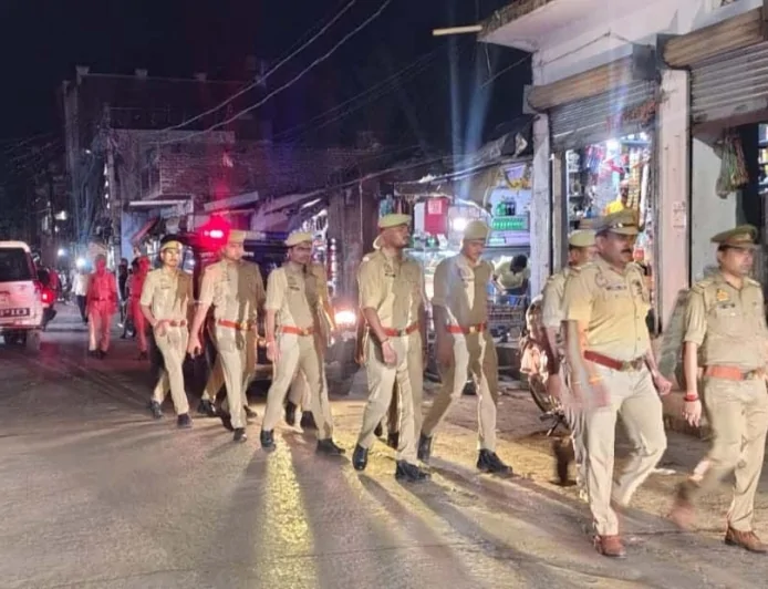 पुलिस टीम ने सुरक्षा का लिया जायजा