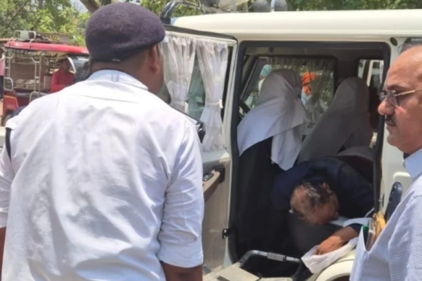 सीएमओ ने घायल व्यक्ति को अपनी गाड़ी से पहुंचाया अस्पताल