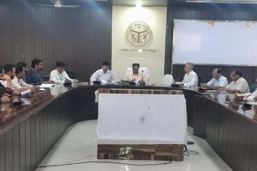 बैंक निस्तारित करें पीएम सूर्यघर योजना के लंबित आवेदन : डीएम