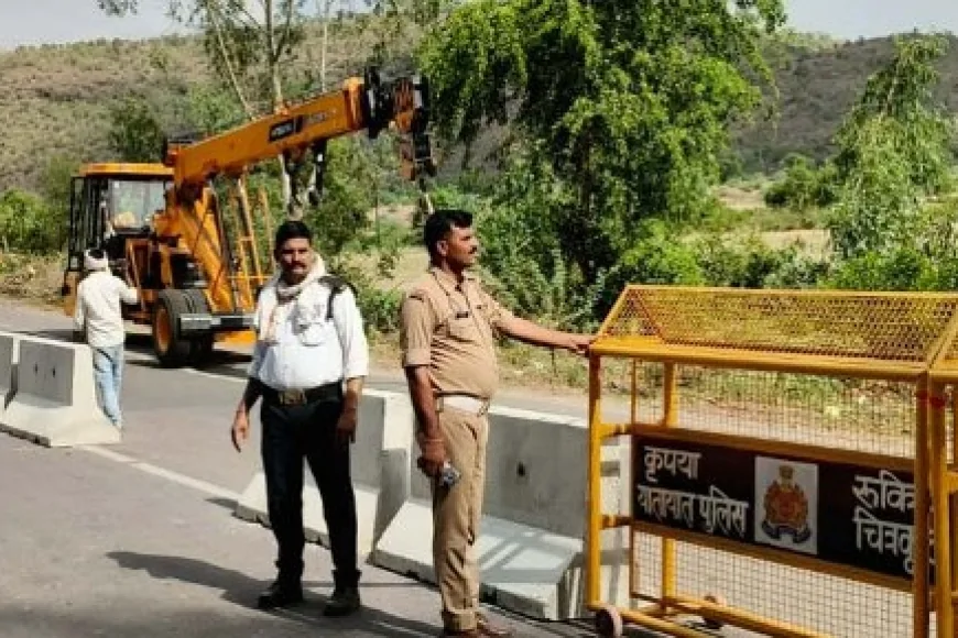 पुलिस ने ब्लैक स्पाट में लगाए मोबाइल बैरियर
