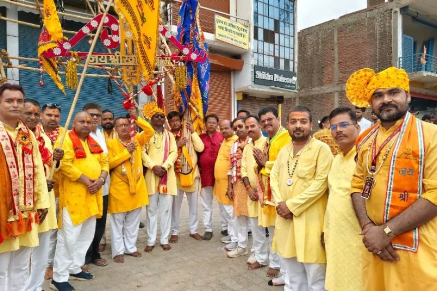 बांदा में निकली खाटूश्याम जी की भव्य पैदल शोभायात्रा, 'हारे के सहारे खाटूश्याम हमारे' के जयकारों से गूंजा शहर