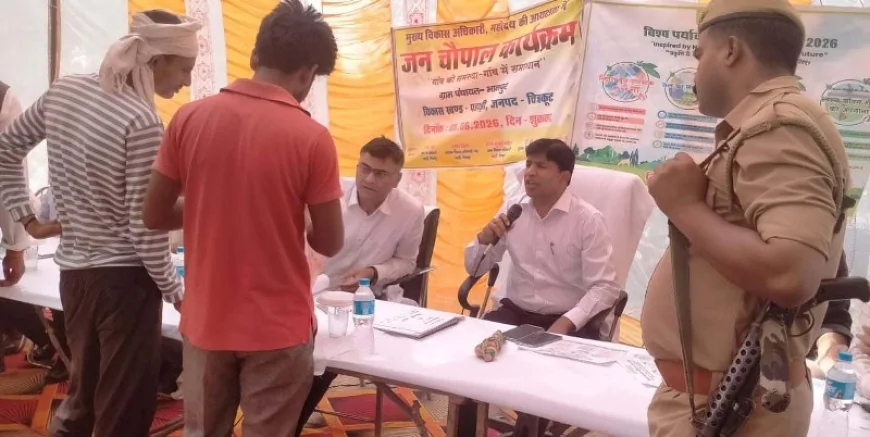 सीडीओ ने सुनी ग्रामीणों की समस्याएं, किया पौधरोपण
