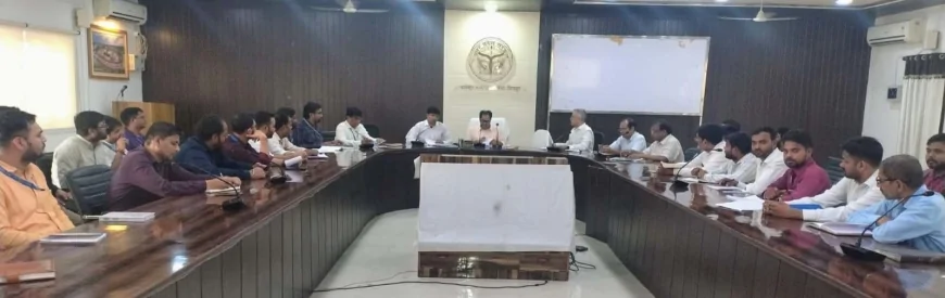 बैंक निस्तारित करें पीएम सूर्यघर योजना के लंबित आवेदन : डीएम