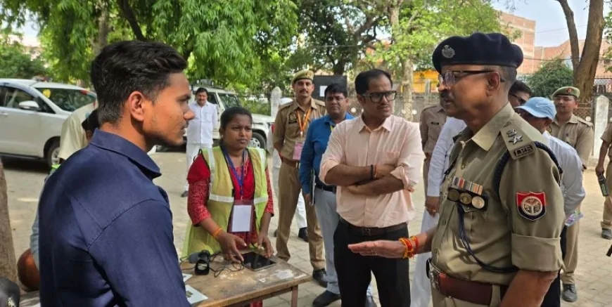 डीएम-एसपी ने पुलिस भर्ती परीक्षा केंद्रों का किया निरीक्षण