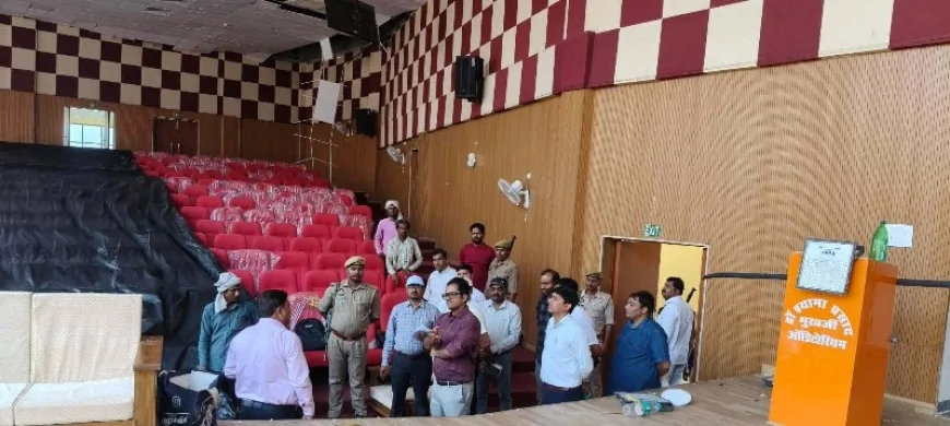 20 दिन में बनवाएं क्षतिग्रस्त आडिटोरियम : डीएम