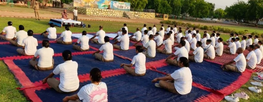 पुलिस कर्मियों ने योग सप्ताह के दौरान किया योगाभ्यास