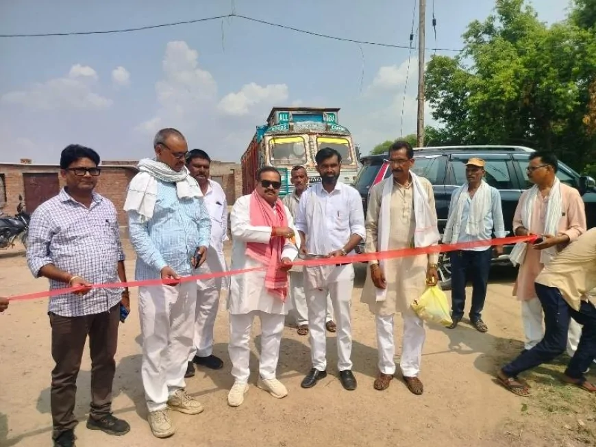 सिकहुला गांव को मिली नई सीसी सड़क की सौगात, सांसद अजेंद्र सिंह लोधी ने किया लोकार्पण