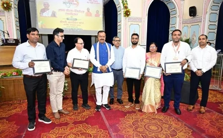 'उत्तर प्रदेश आम महोत्सव-2026' में गूंजा यूपी के आमों का स्वाद, बागवानों के हित में सरकार प्रतिबद्ध : केशव प्रसाद मौर्य
