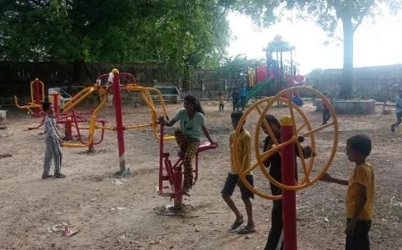 क्षेत्र पंचायत ने कराया पार्क का सुंदरीकरण, बच्चों के लिए लगे खेल उपकरण