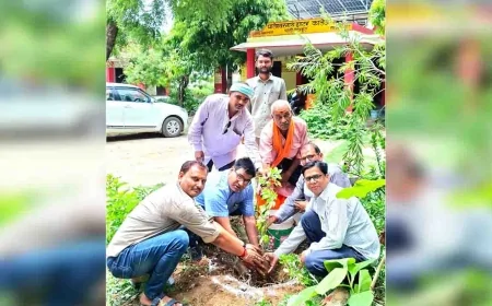 वृक्षारोपण महायज्ञ अभियान के अंतर्गत कालेज में किया पौधारोपण