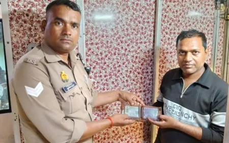 जीआरपी ने खोजा यात्री का खोया पर्स