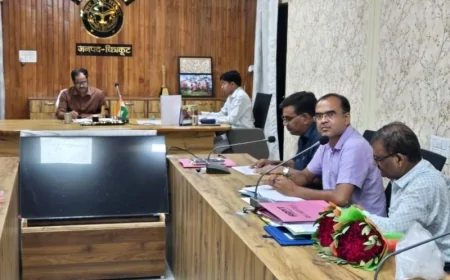 सहकारी समितियों को ग्रामीण अर्थव्यवस्था का बनाया जाए सशक्त केन्द्र : डीएम