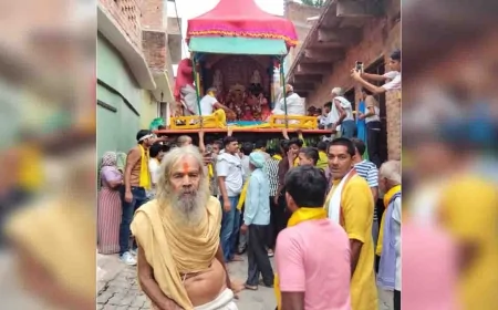 नौ दिन तक चलेगी यात्रा, पड़ाव स्थल में लगा मेला