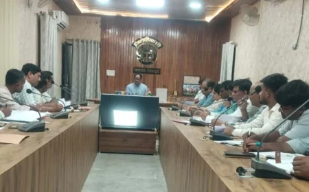 खेत और सड़क पर दिखने नहीं चाहिए गौवंश : डीएम