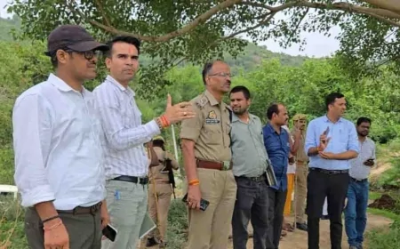 डीएम-एसपी ने किरहा तालाब के जीर्णोद्धार का किया निरीक्षण