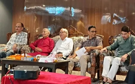 बाँदा में प्रोफेसर डॉ. अश्विनीकुमार शुक्ल का अभिनंदन समारोह आयोजित: '46 वर्षों बाद: अंत नहीं आरंभ'