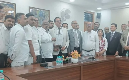 प्रशासनिक न्यायमूर्ति ने ली अधिवक्ताओं की बैठक