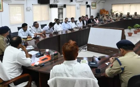 कानून व्यवस्था सुदृढ़, अपराधियों के विरुद्ध प्रभावी कार्रवाई करें अधिकारी: डीएम