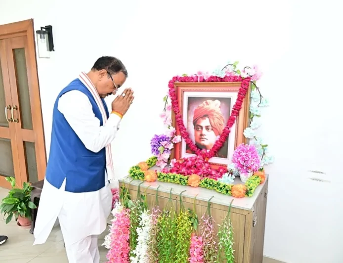 स्वामी विवेकानंद के आदर्शों पर चलकर विकसित भारत के निर्माण का संकल्प लें : केशव प्रसाद मौर्य