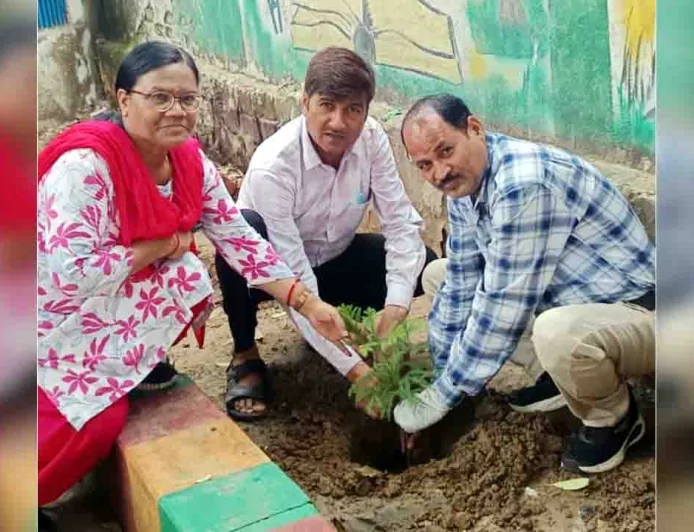 हर शिक्षक लगाए एक पौधा : एडी तिवारी