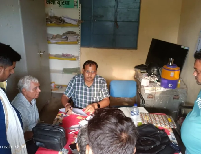 मुरवल सहकारी समिति में खाद घोटाले का खुलासा, किसानों से ठगी के आरोप; एफआईआर और समिति सीज करने की उठी मांग