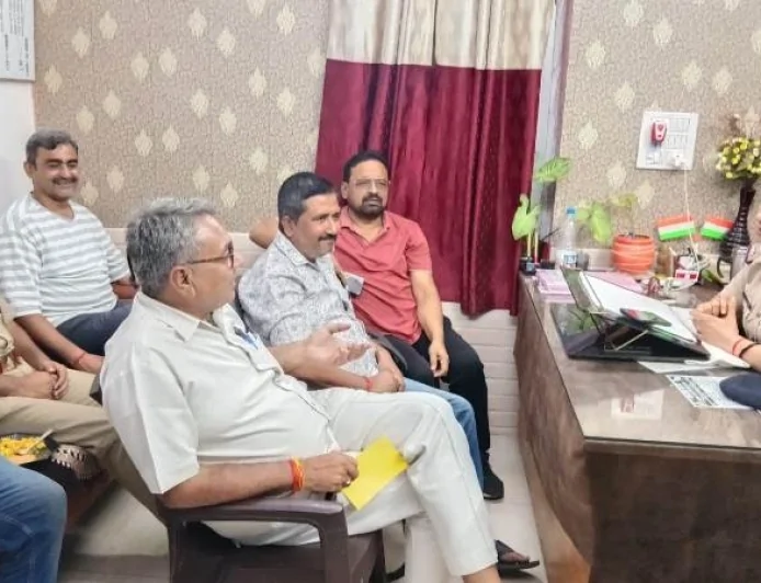 वंदे भारत समेत ट्रेनों पर पत्थरबाजी रोकने को आरपीएफ का अभियान, समाजसेवियों से मांगा सहयोग