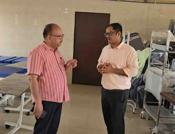 डीएम ने जिला चिकित्सालय का निरीक्षण कर देखी व्यवस्थाएं, दिए निर्देश