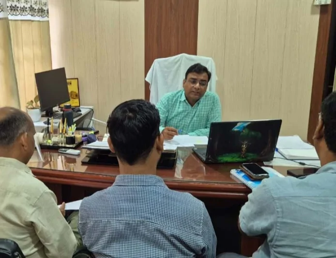 कैम्प लगाकर वेंडरों को वितरित करें ऋण : एडीएम
