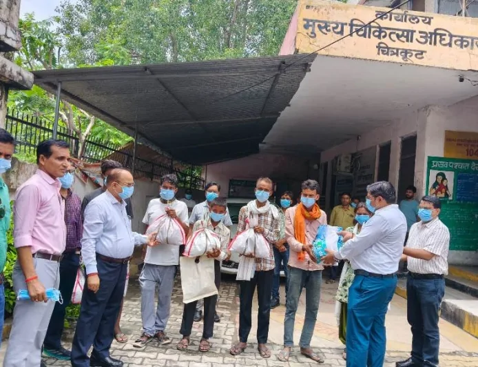 क्षय रोगियों को बांटी गई पोषण पोटली