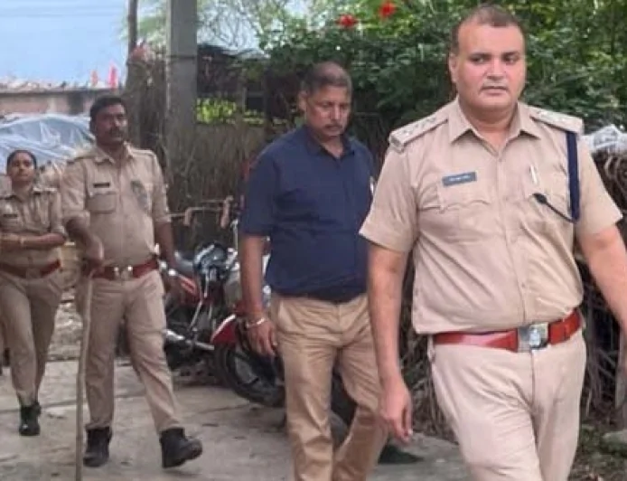 आबकारी टीम ने दबिश देकर बरामद किया 80 किग्रा लहन