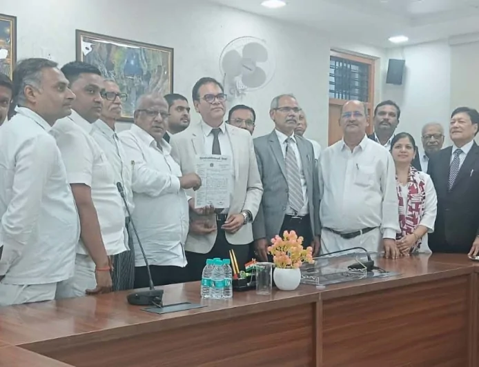 प्रशासनिक न्यायमूर्ति ने ली अधिवक्ताओं की बैठक