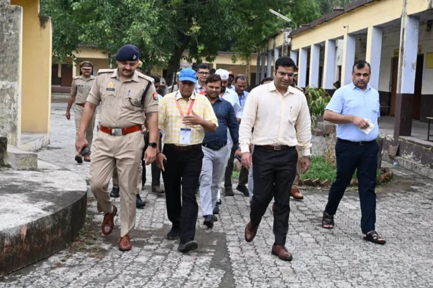 UPTET-2026 परीक्षा का डीएम-एसपी ने किया निरीक्षण, निष्पक्ष व शांतिपूर्ण आयोजन के दिए निर्देश