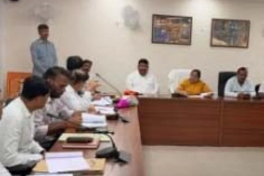 मंत्री ने मंडलीय विभागीय योजनाओं की समीक्षा, कुपोषण सुधार में चित्रकूट रहा अव्वल