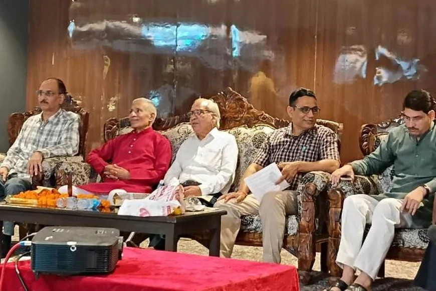 बाँदा में प्रोफेसर डॉ. अश्विनीकुमार शुक्ल का अभिनंदन समारोह आयोजित: '46 वर्षों बाद: अंत नहीं आरंभ'