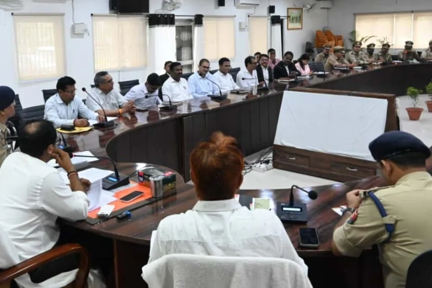 कानून व्यवस्था सुदृढ़, अपराधियों के विरुद्ध प्रभावी कार्रवाई करें अधिकारी: डीएम