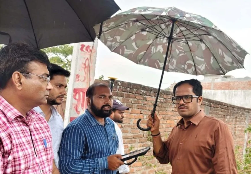 प्लाट का ग्राउंड ट्रुथिंग करा सर्वे का डीएम ने किया परीक्षण