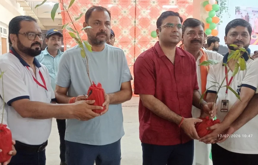 'एक पेड़ माँ के नाम' अभियान में बांदा रोटी बैंक की सहभागिता, कृषि विश्वविद्यालय में हुआ वृहद वृक्षारोपण